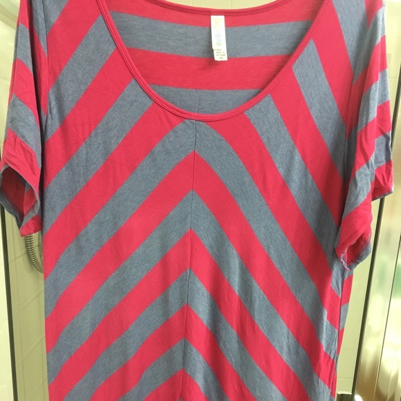 LuLaRoe Tops - LuLaRoe Classic T shirt 3xl